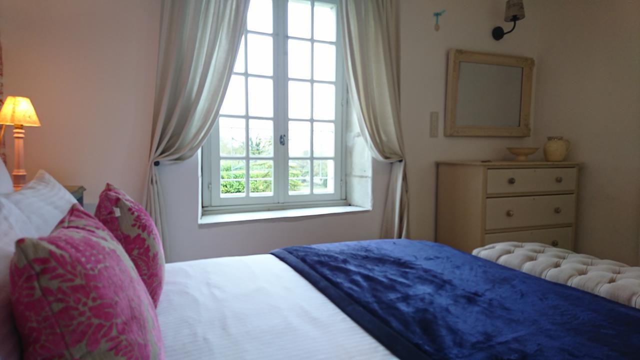 L'Olivier Villa Monts-sur-Guesnes Phòng bức ảnh